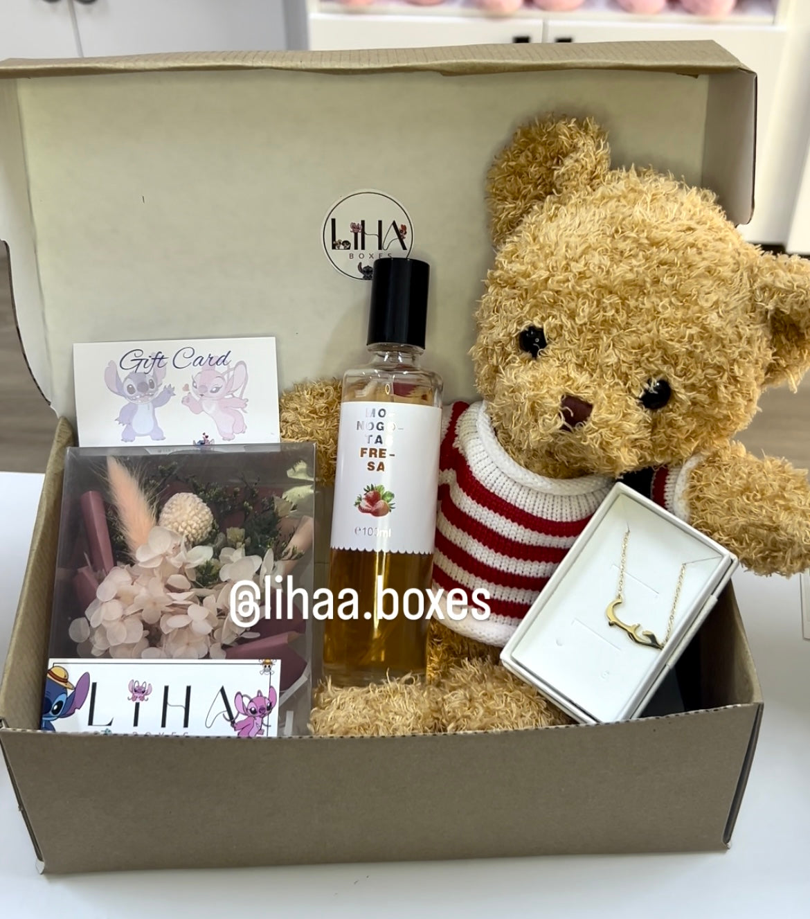 Pack teddy + collier + brume parfumé + fleurs