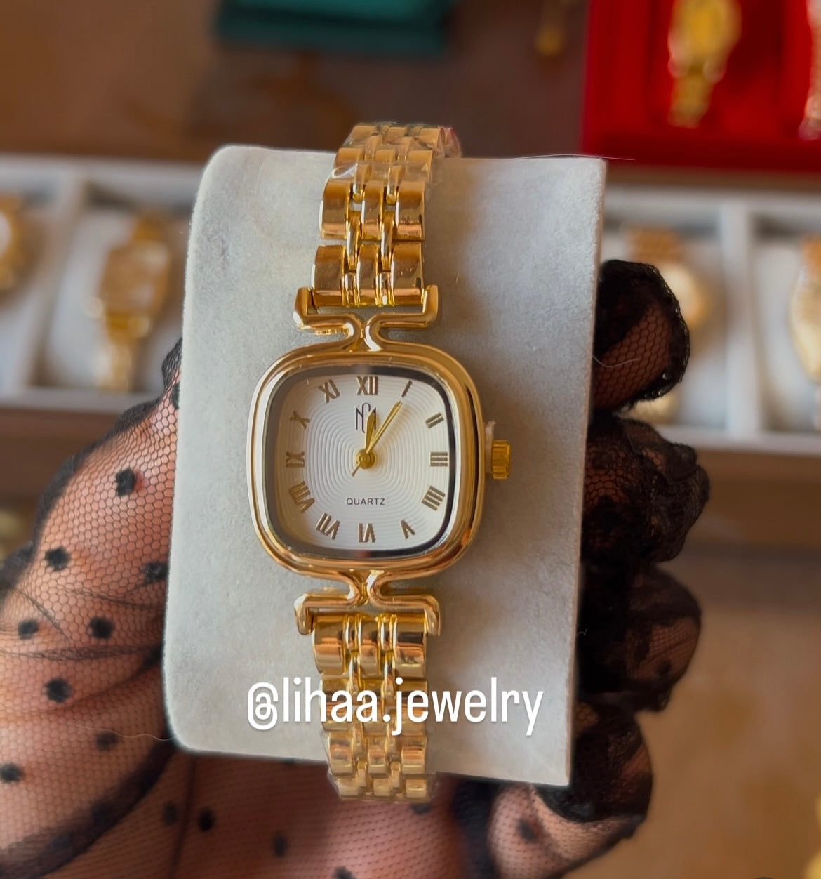 Montre plaque or