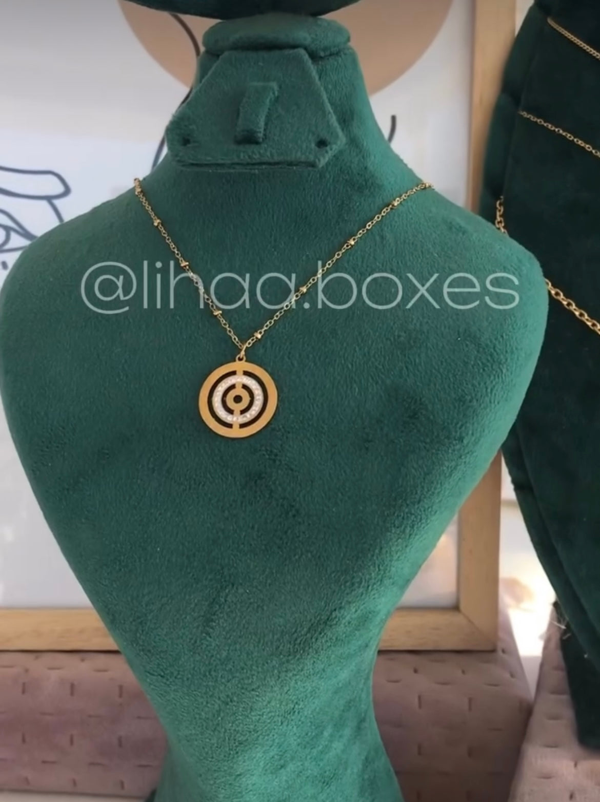 Collier + boite a fleur