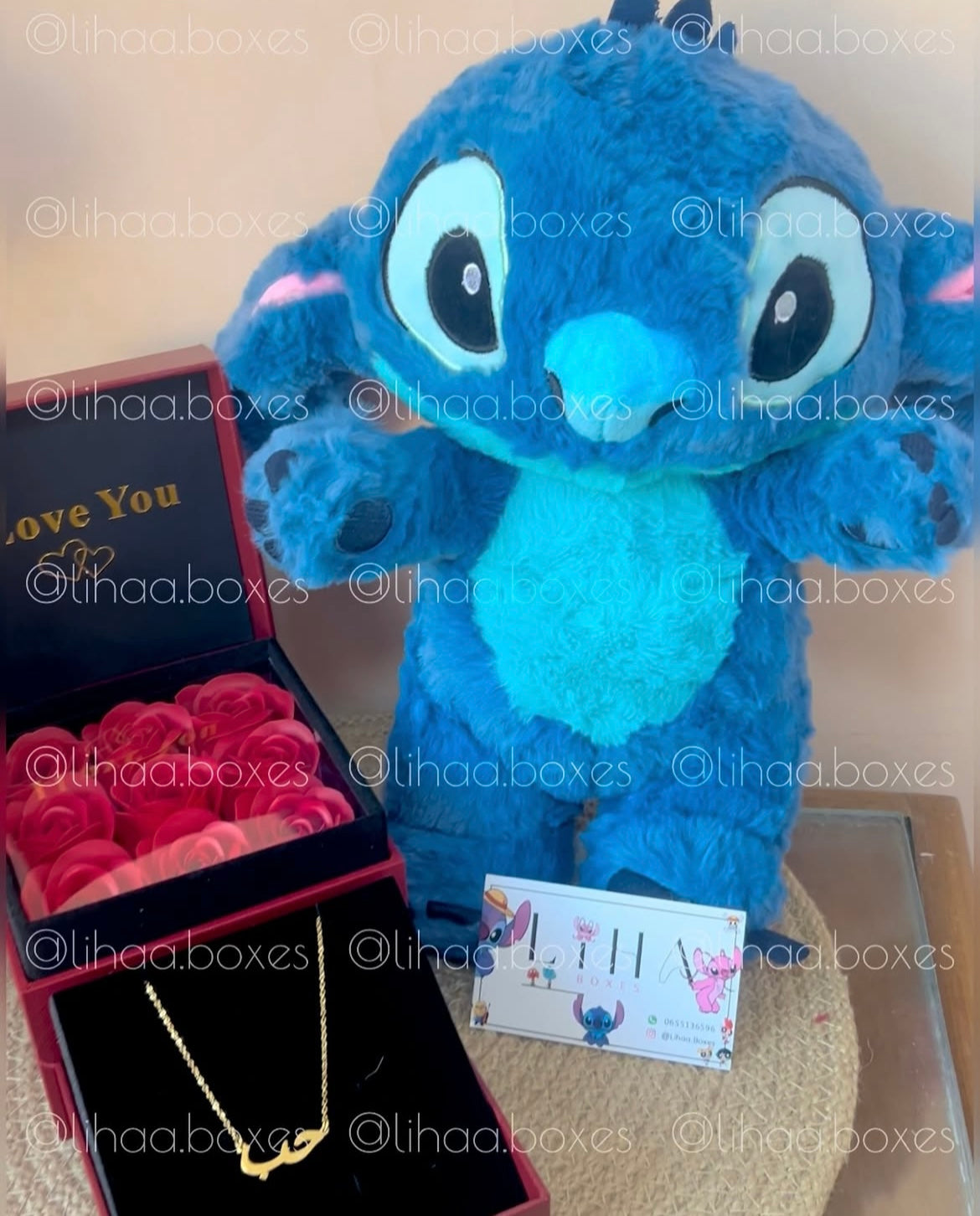 Stitch + boite a fleur + collier