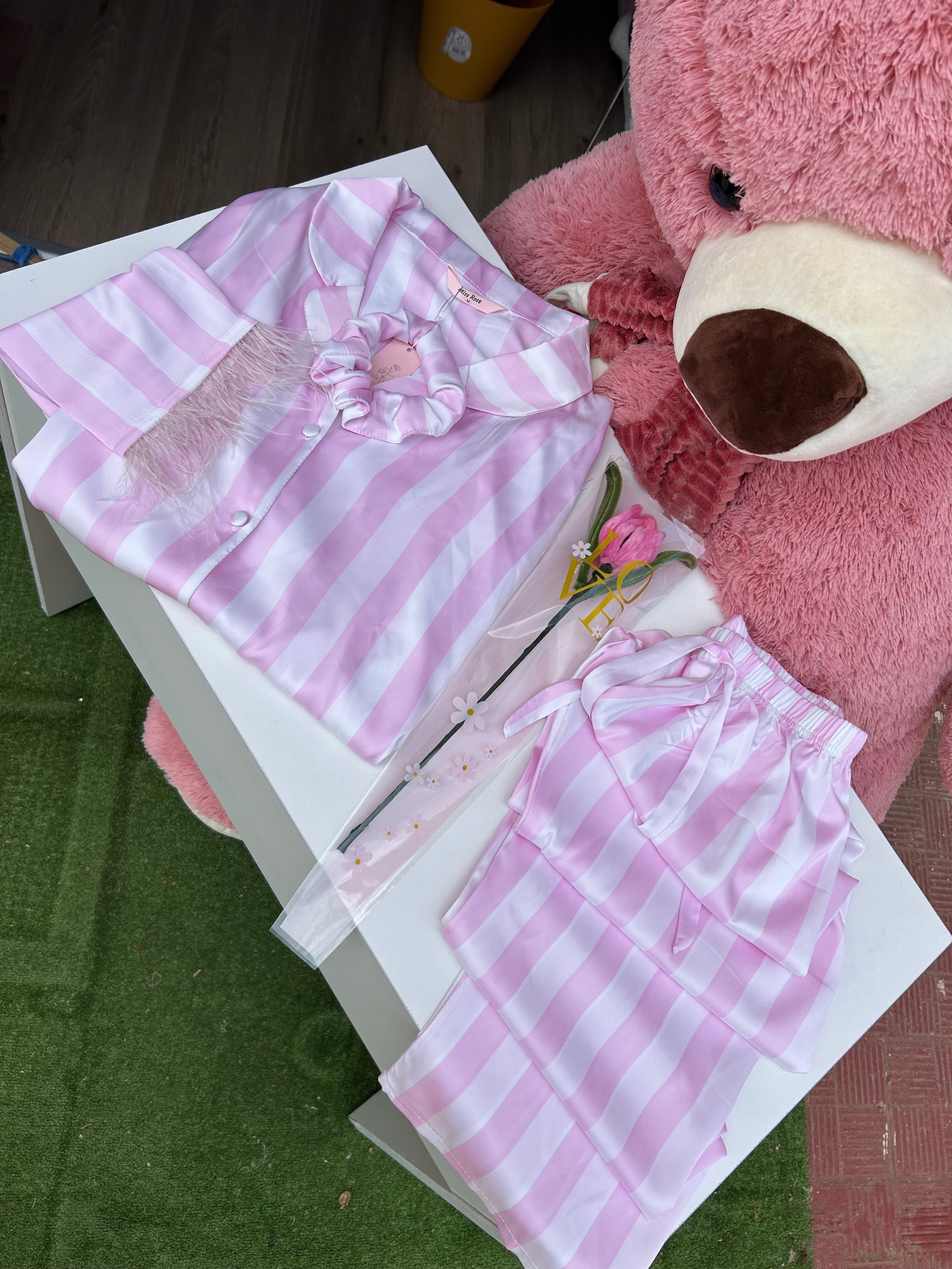 Pyjama en satin avec boite