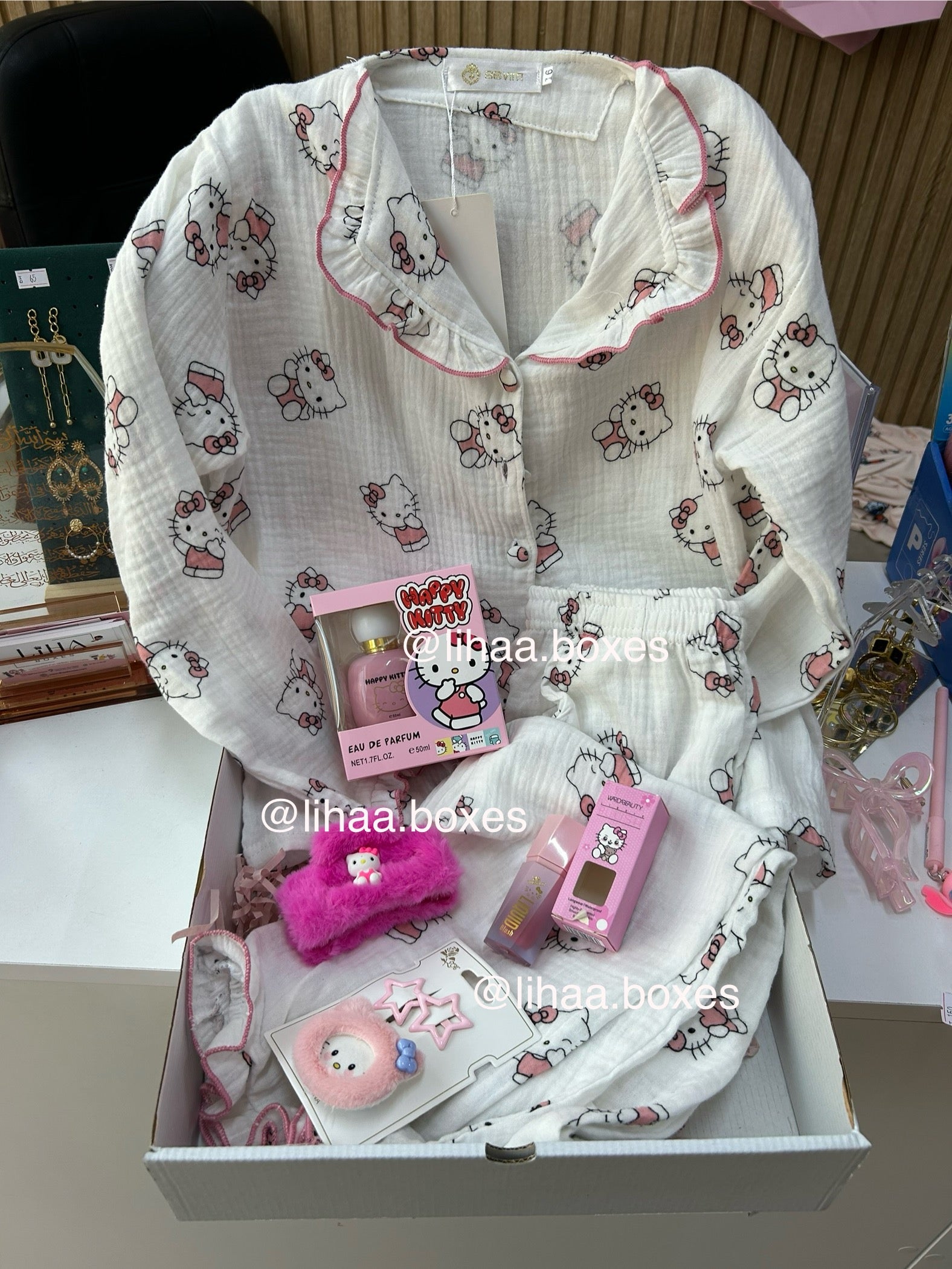 Pack pyjama hello kitt parfum + blush + accessoires